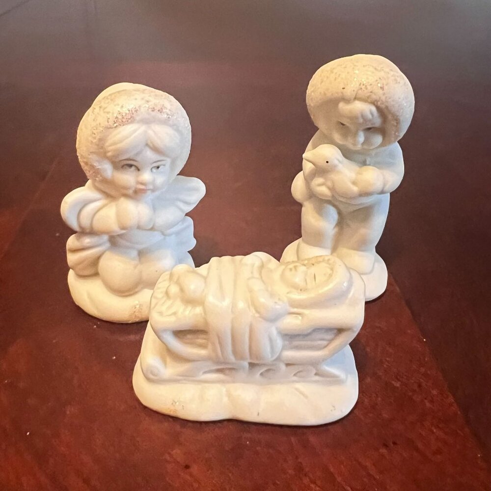 Vintage ceramic artic nativity set of 3 snow baby figure‎ with box